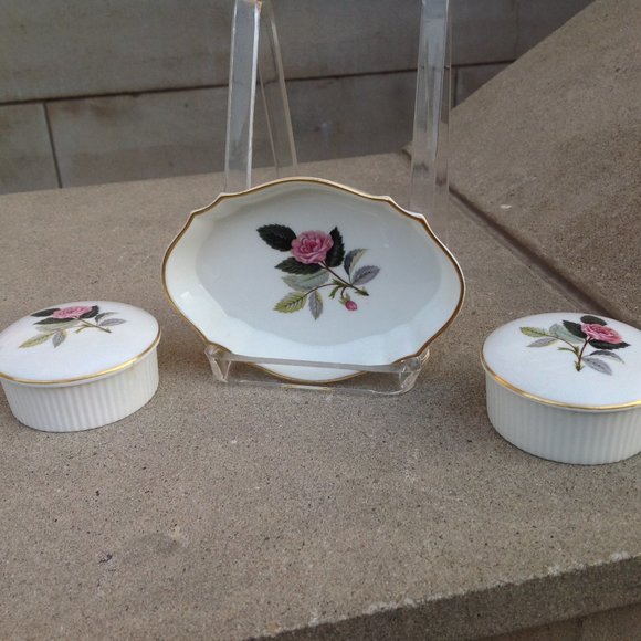 Wedgwood Bone China 3x Vanity Storage Hathaway Rose Pattern - Picture 2 of 13
